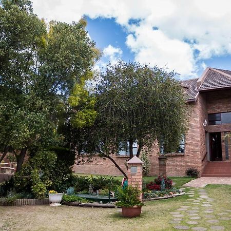 Jenny'S Guest House Grahamstown Kültér fotó