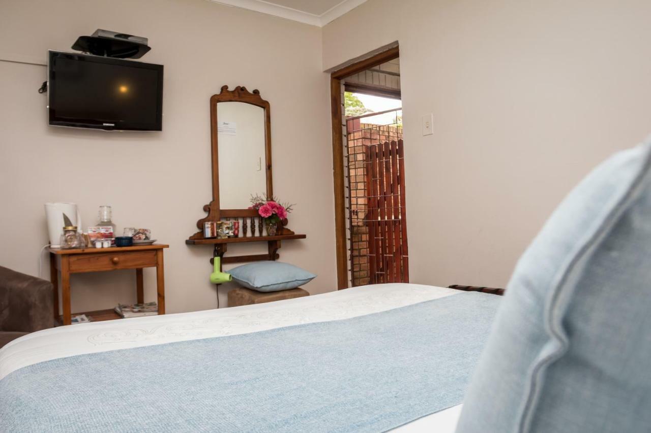 Jenny'S Guest House Grahamstown Kültér fotó