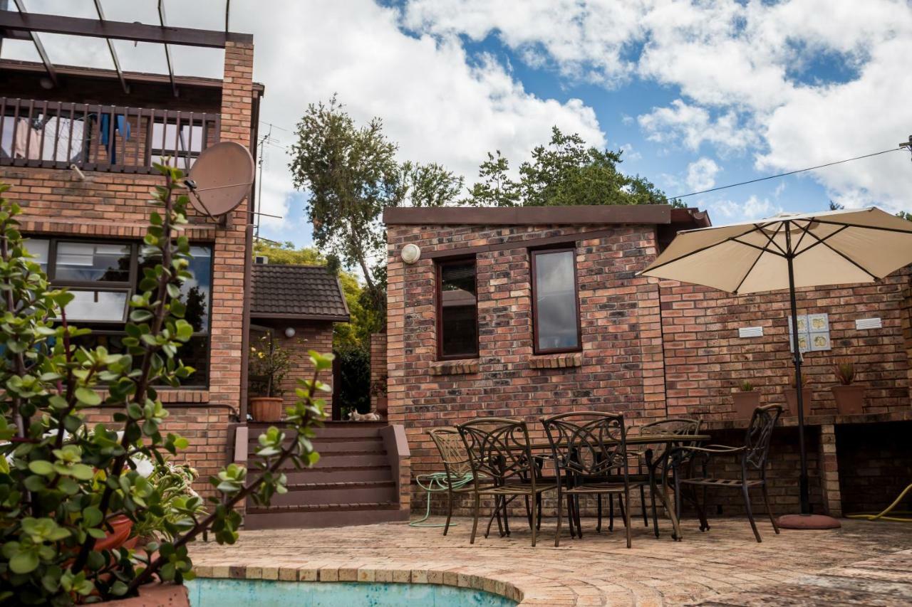 Jenny'S Guest House Grahamstown Kültér fotó